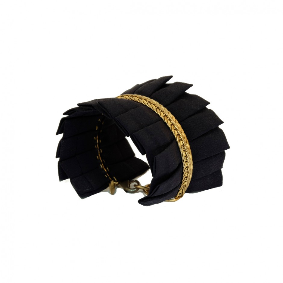 Hawaii black cuff bracelet 