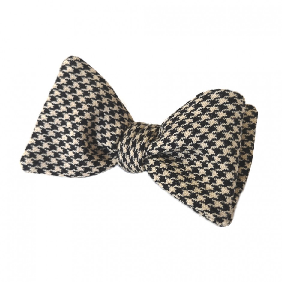 Hauterives bow tie